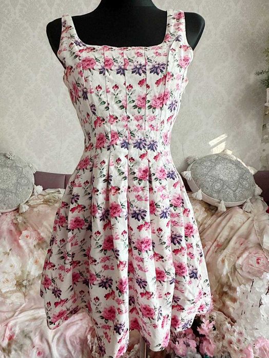 sukienka w kwiaty new yorker różana vintage retro falbanki