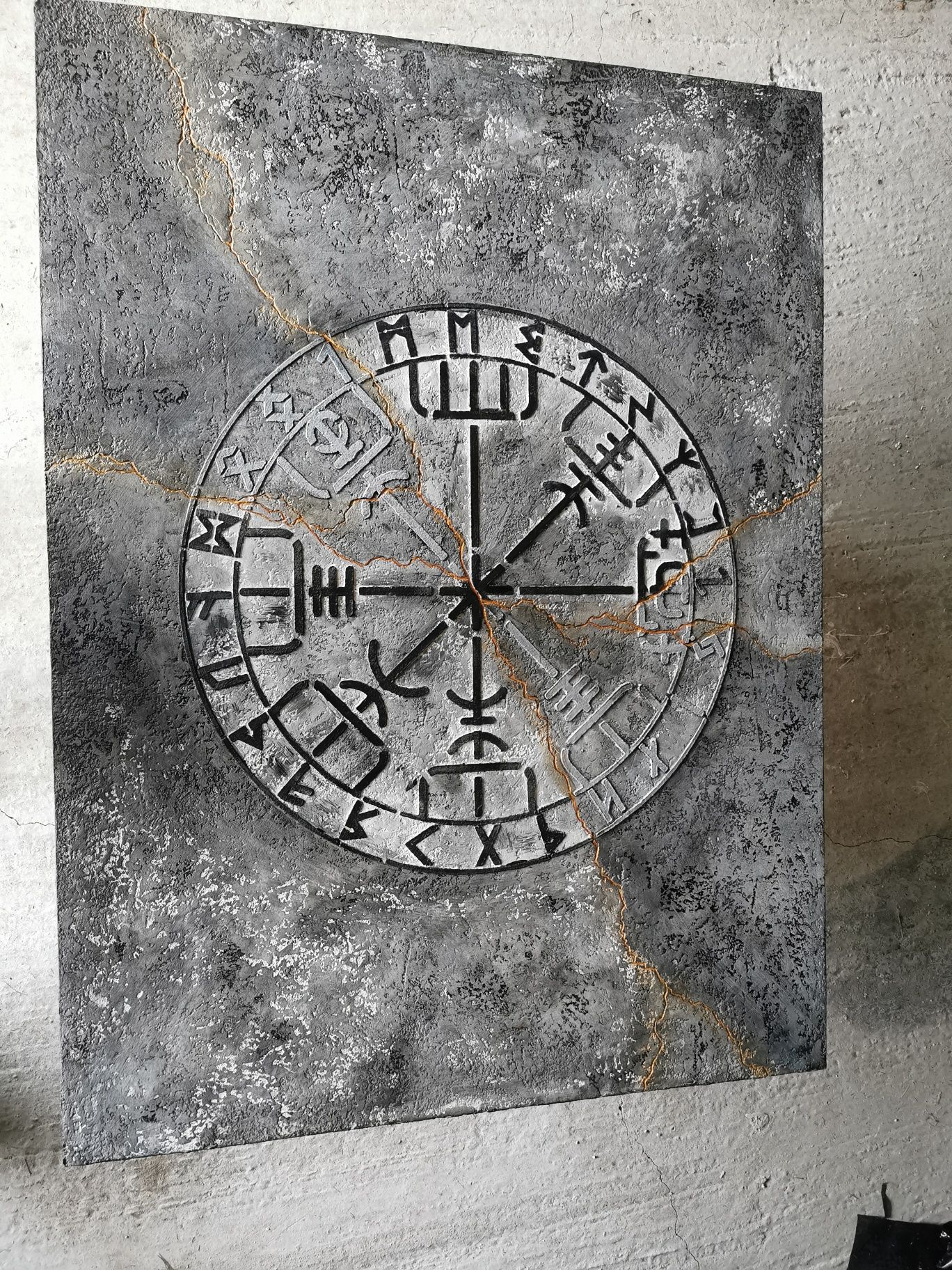 Obraz 140 x 103  kompas wikingów beton architektoniczny na prezent