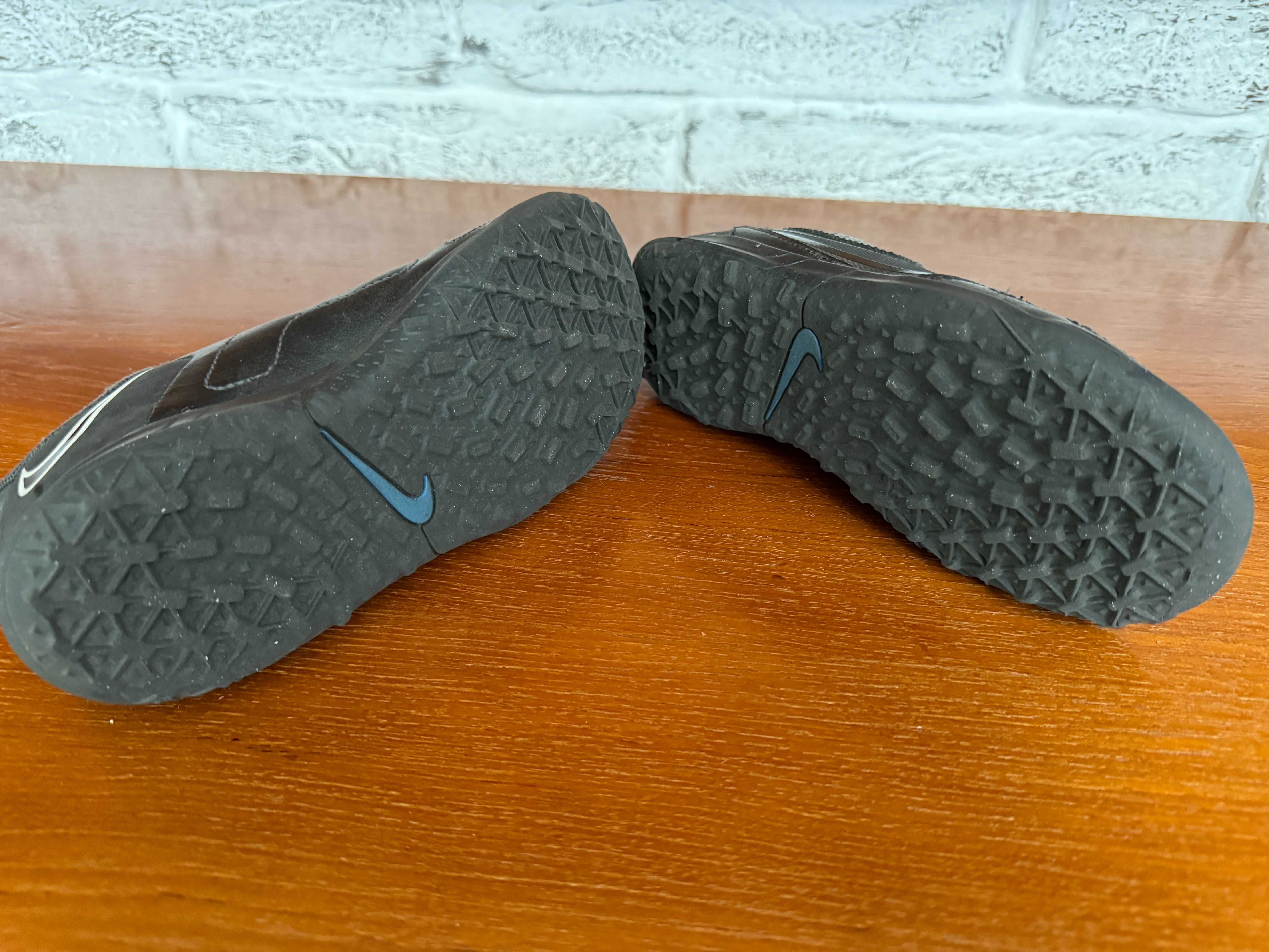 Дитячі футбольні сороконіжки Nike Tiempo Legend 9 Club TF Junior 18 см