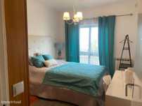 531721 - Quarto com cama de casal, com varanda...