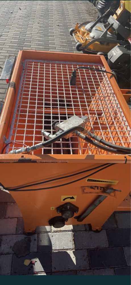 Solarka Piaskarka posypywarka  pług iseki Kubota John deere