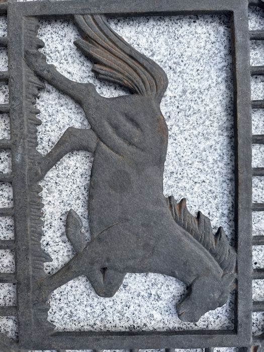 Stara żeliwna wycieraczka z koniem 58/35 cm koń