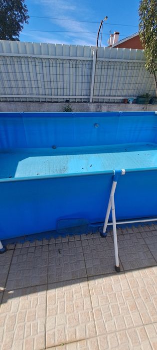 Piscina bestway e acessórios.