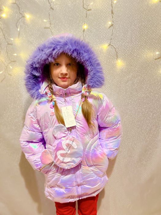 Зимова фіолетова куртка з сумочкою для дівчинки.