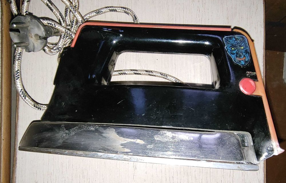 Утюг советский под ремонт