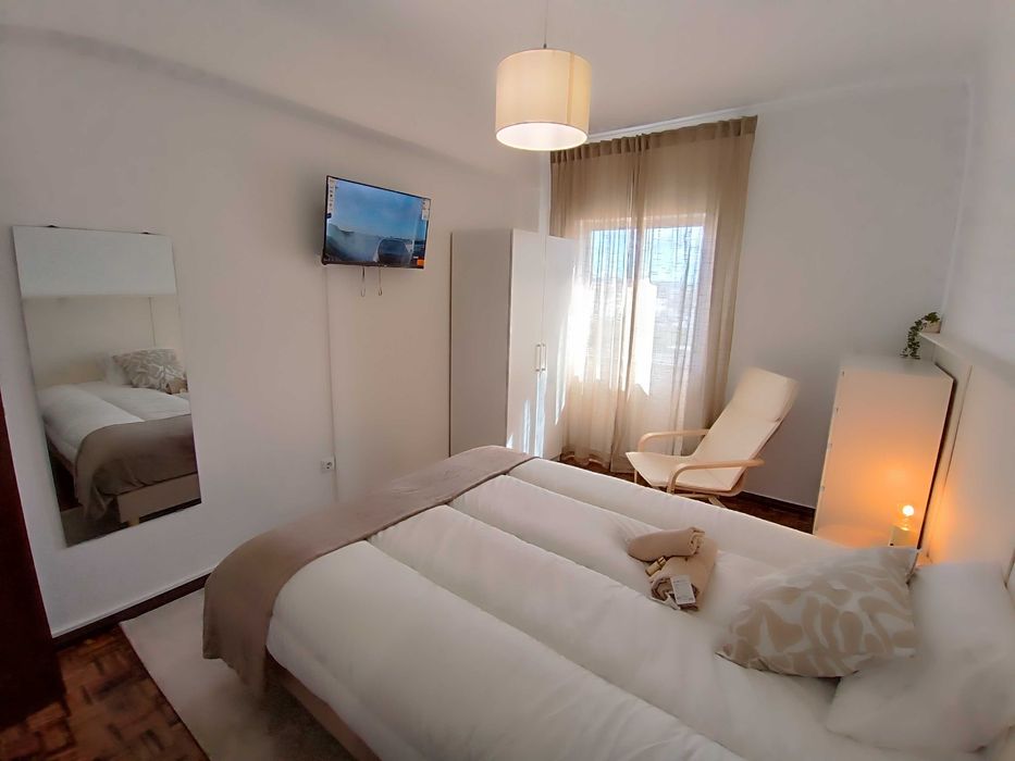 Quarto de Solteiro Mobilado para Arrendamento - Alhos Vedros