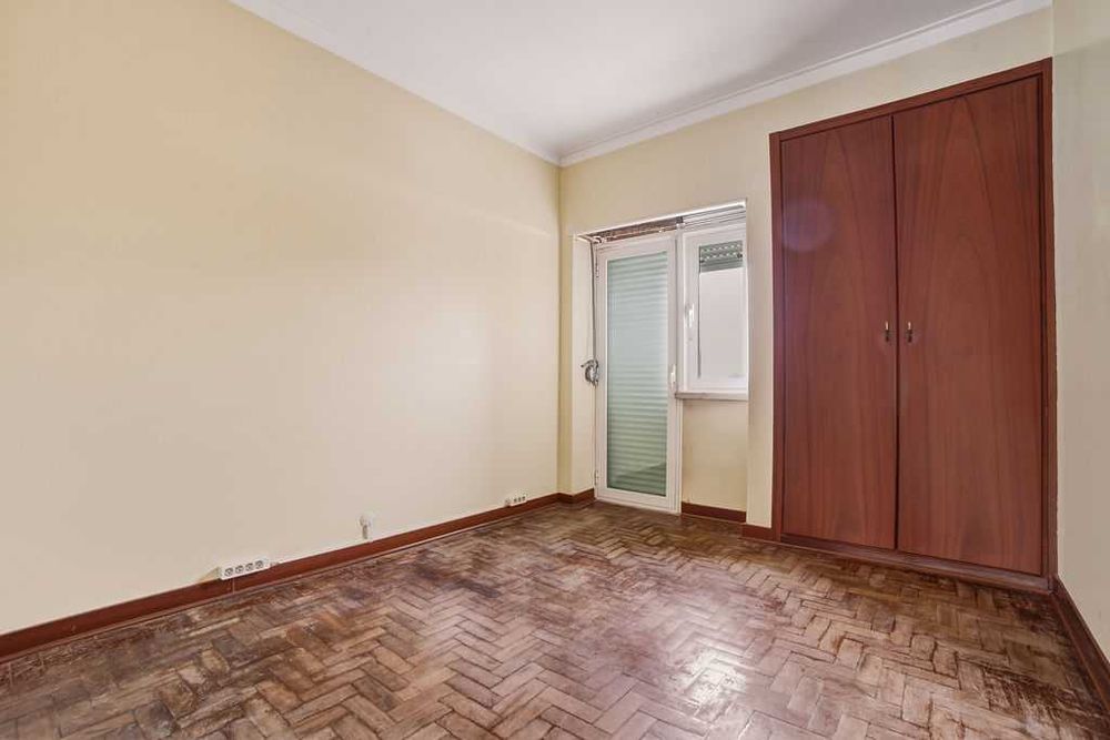 Apartamento t3 - Linda a Velha - 1º Andar sem Elevador