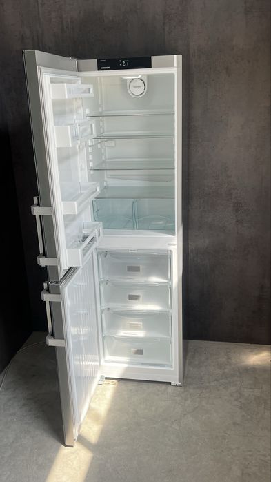Холодильник Liebherr CNef 3915 NoFrost SmartDevice 379 л |чорне скло|