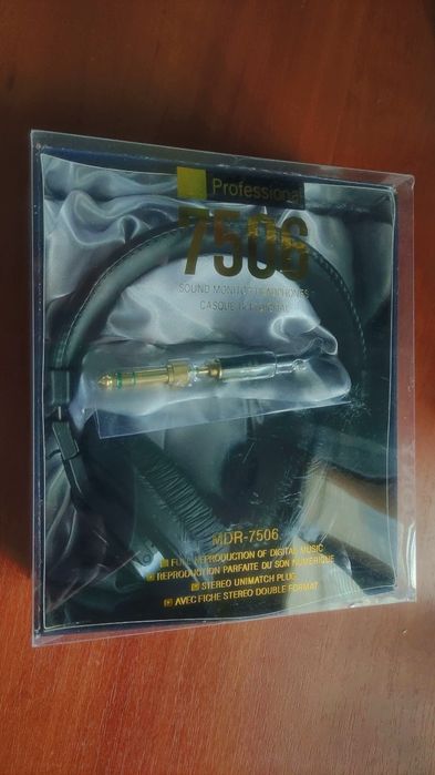 Студійні навушники SONY MDR-7506 Новi