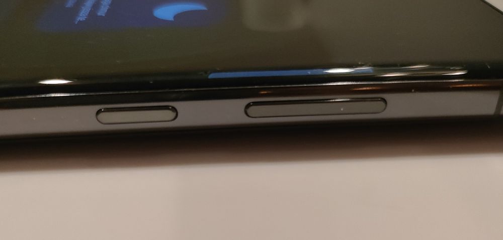 Samsung Galaxy S23 Ultra 256/8 GB sprawny, delikatna kreska na ekranie