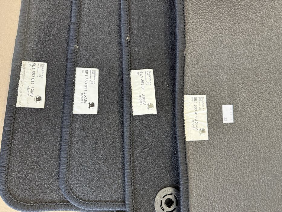 Коврики Škoda Octavia III (A7,A8)5E1 863 011 J XMV