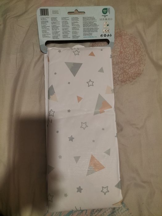 Mata piankowa, przewijak, mata do przewijania, wyprawka, niemowlę