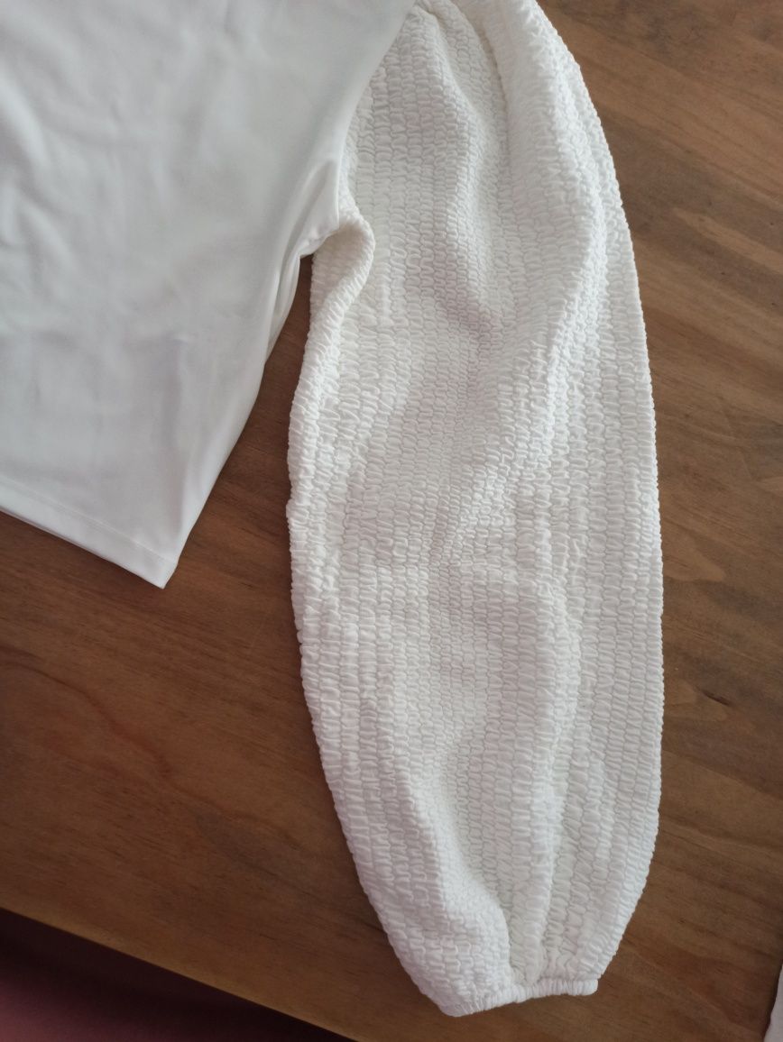Blusa nova e com etiqueta