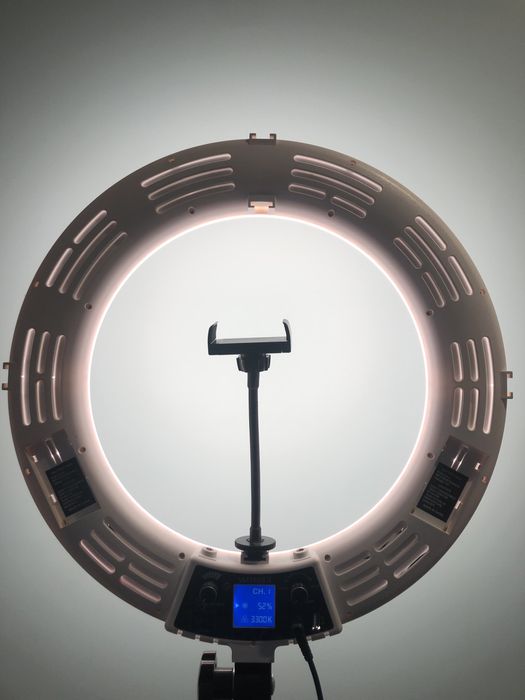 Кільцева LED лампа з можливістю роботи від АКУМУЛЯТОРІВ та від мережі