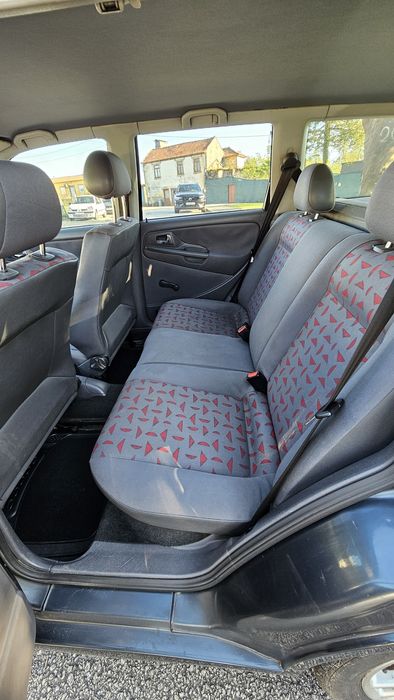 SEAT Cordoba 1.9 TDI
Ano: 1999
Cor: azul
Combustivel: Gasoleo
KM: 270