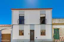 Moradia T5 com198m2, Quintal e Terraço,  em Reguengos de Monsaraz