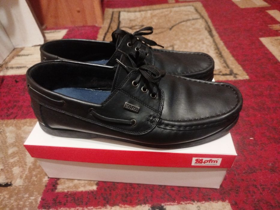 Мокасини Zara 43 розмір чорні стан як нові мягка шкіра