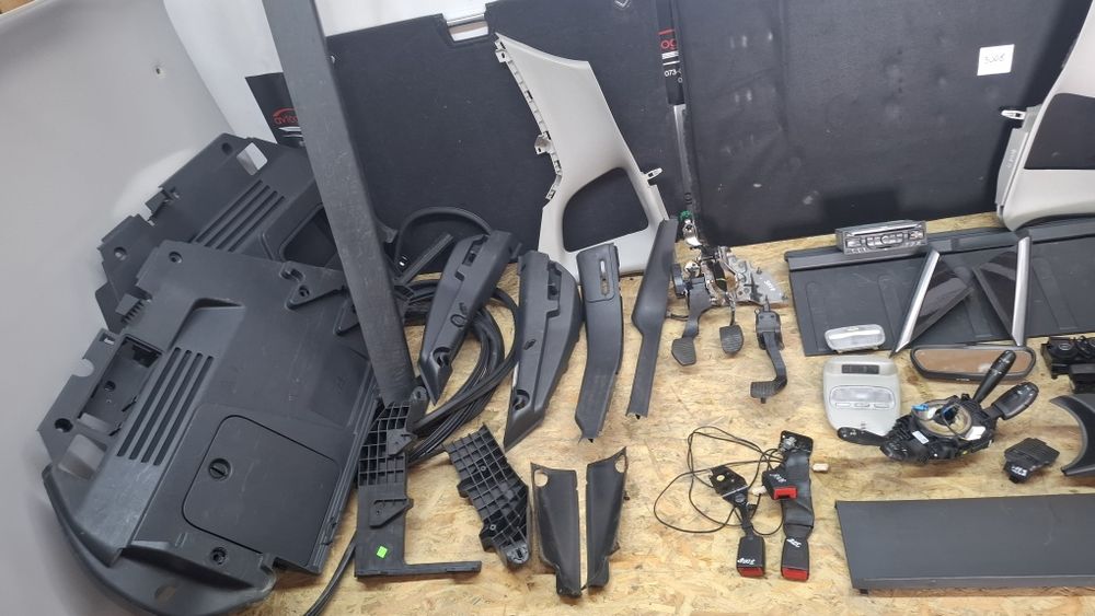 Пластик салону Peugeot 3008 пластмаси салона пежо 3008