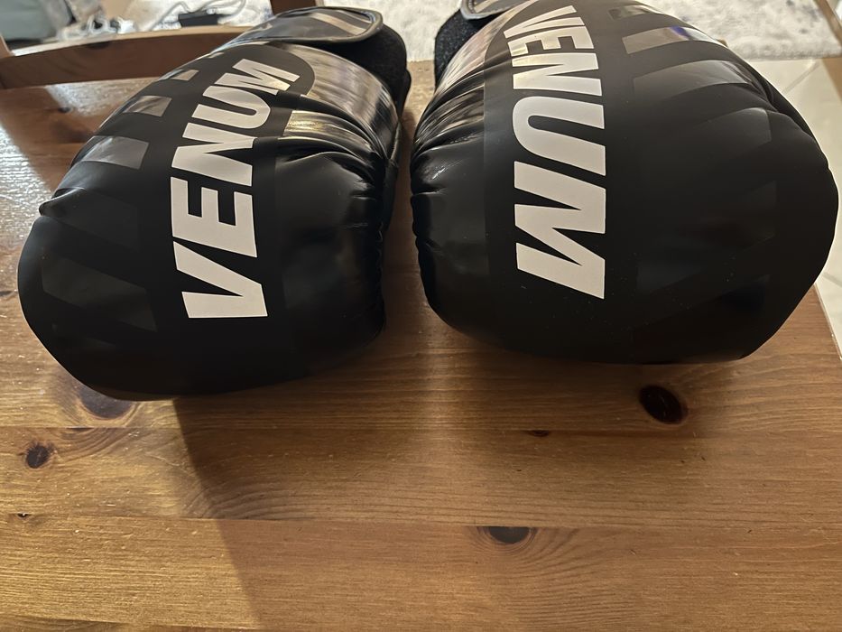 Luvas de Boxe Venum 12 o.z.