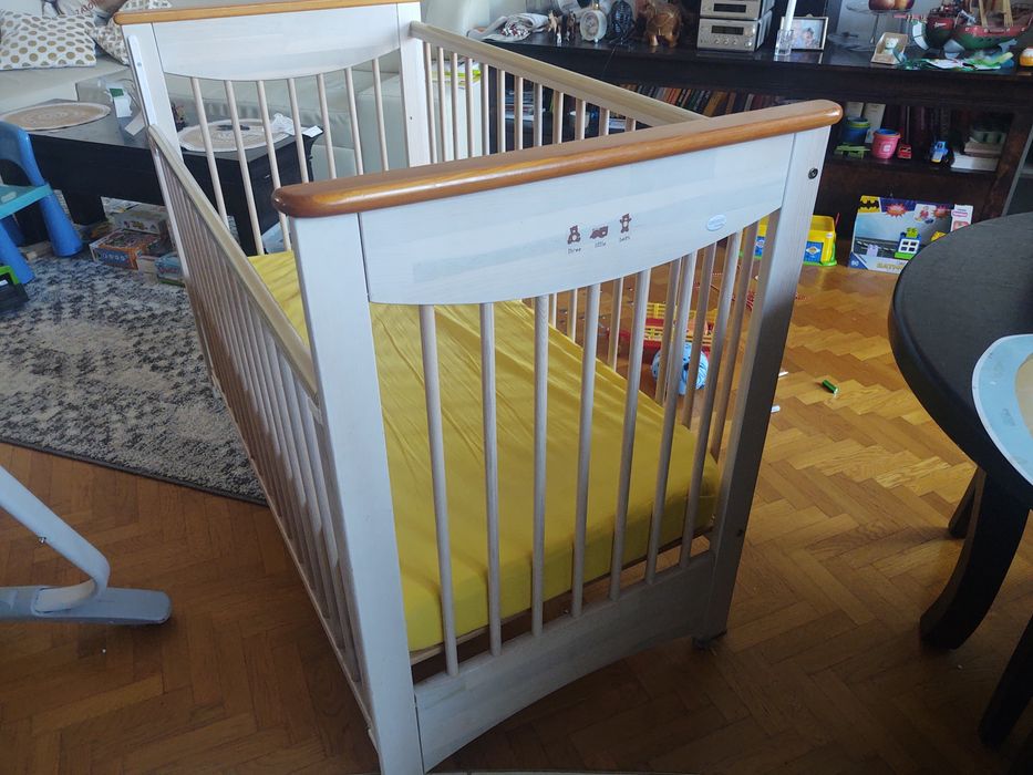 Łóżeczko 120x60 Drewex Trzy Misie - opuszczana jedna strona