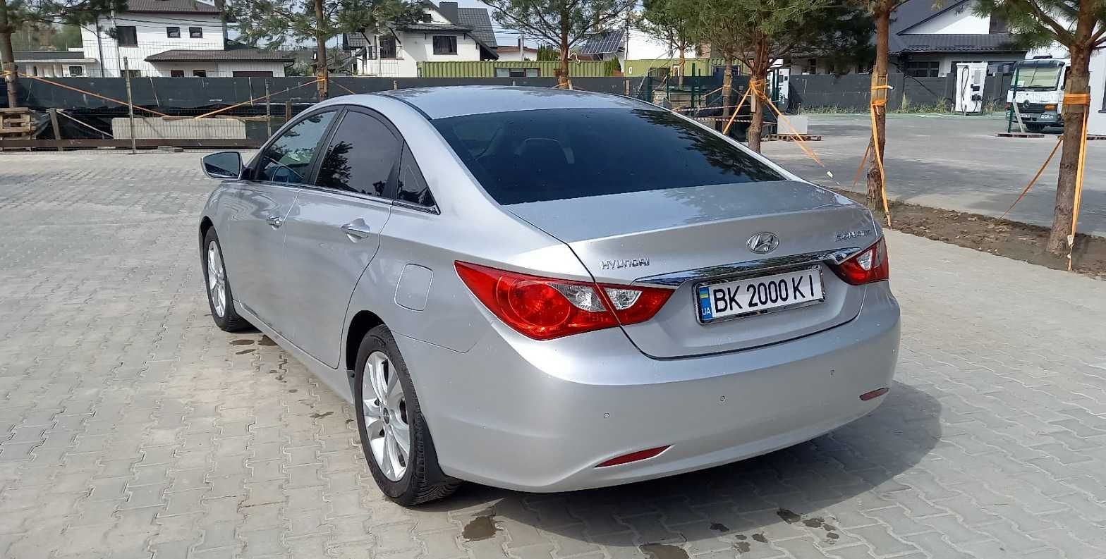 Hyundai Sonata 2011 YF. Бензин 2.0. Офіційна.