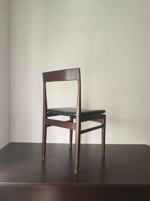 Cadeira tipo Olaio modelo Forma
