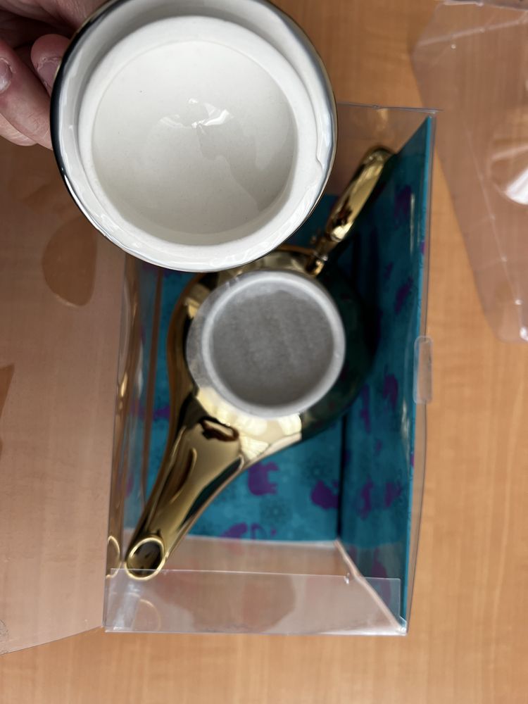 Bule louça dourado do Aladino