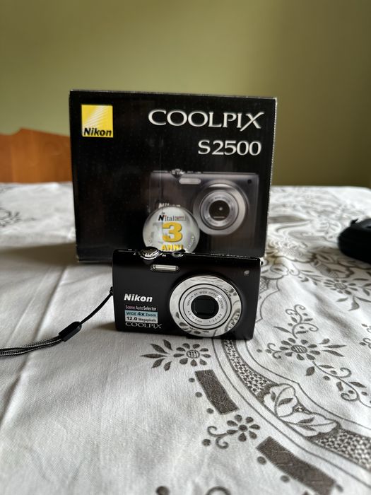 Nikon Coolpix S2500 - Como nova na caixa