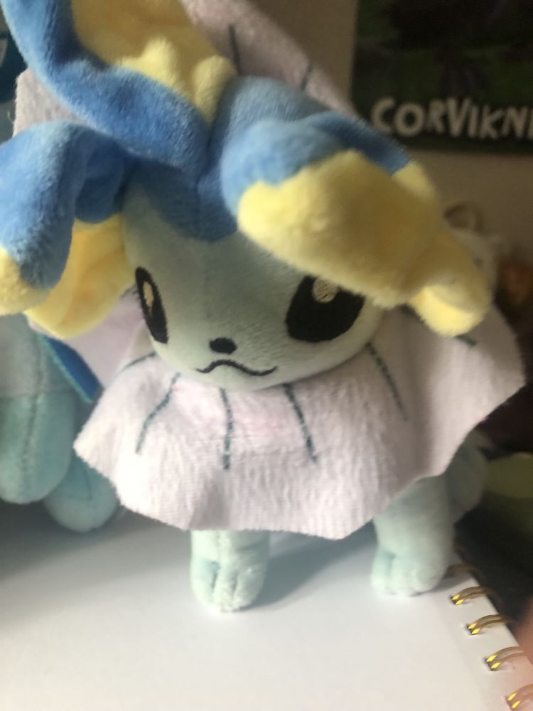 zestaw maskotek pluszaków pokemon glaceon vaporeon evee lapras