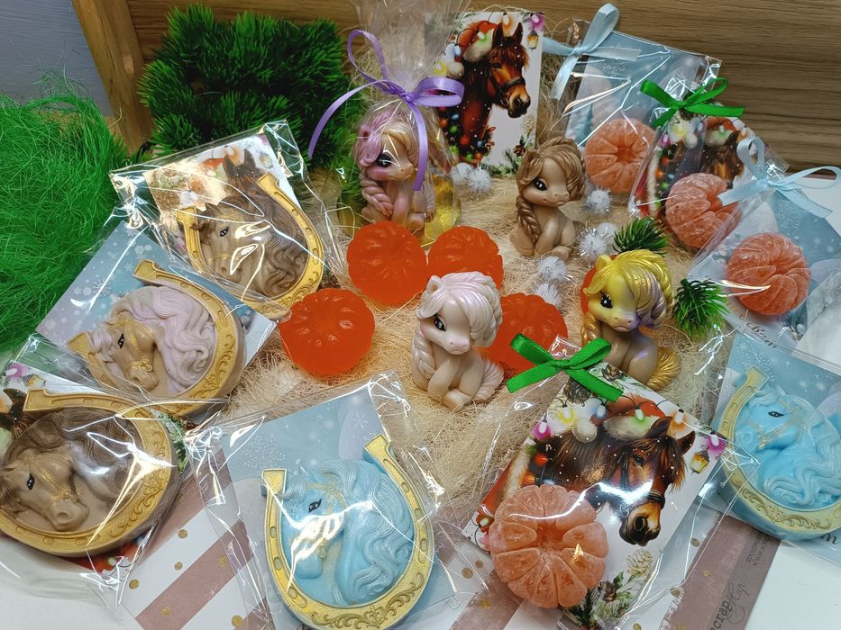 Новорічні подарунки з мила. Ручна робота