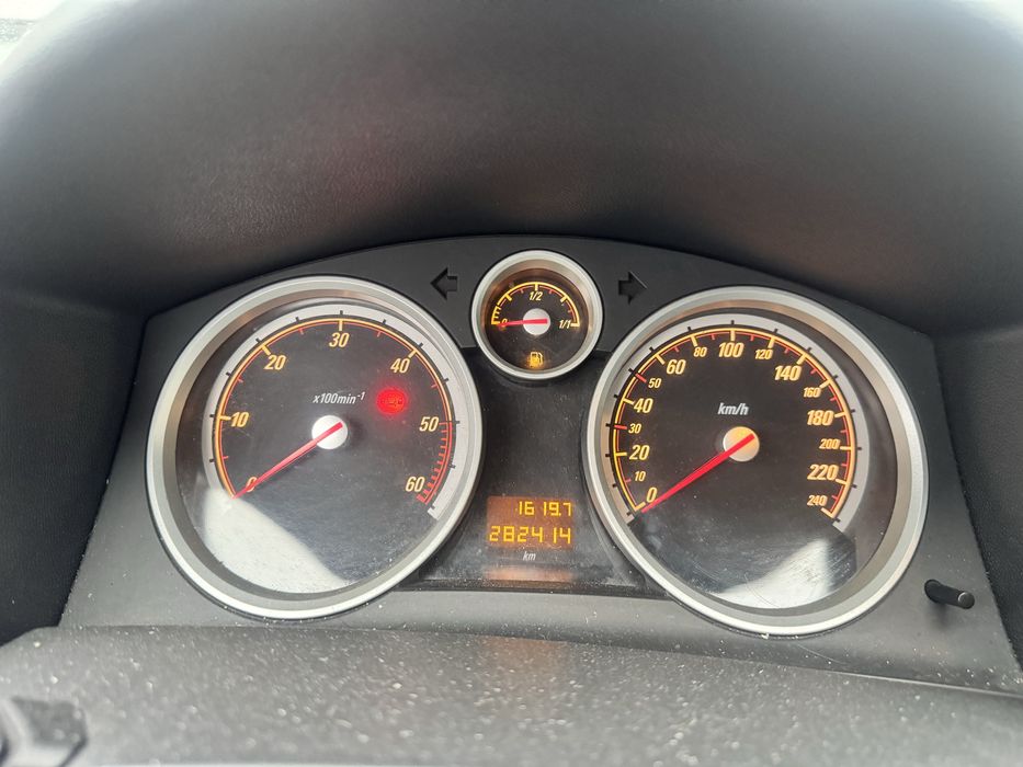 Opel Astra GTC 1.3CDTI 90 CV 5 L