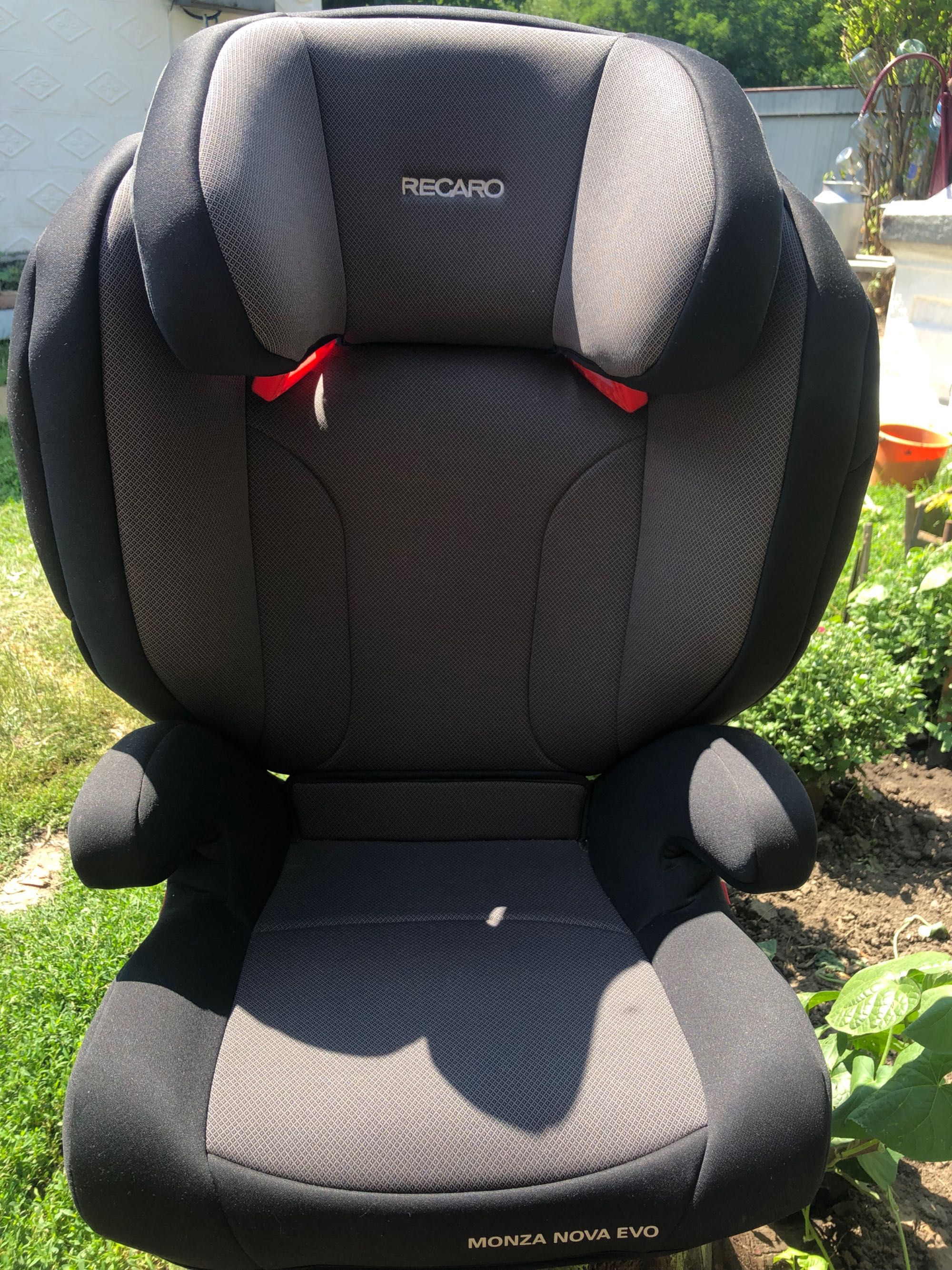 Автокресло Recaro