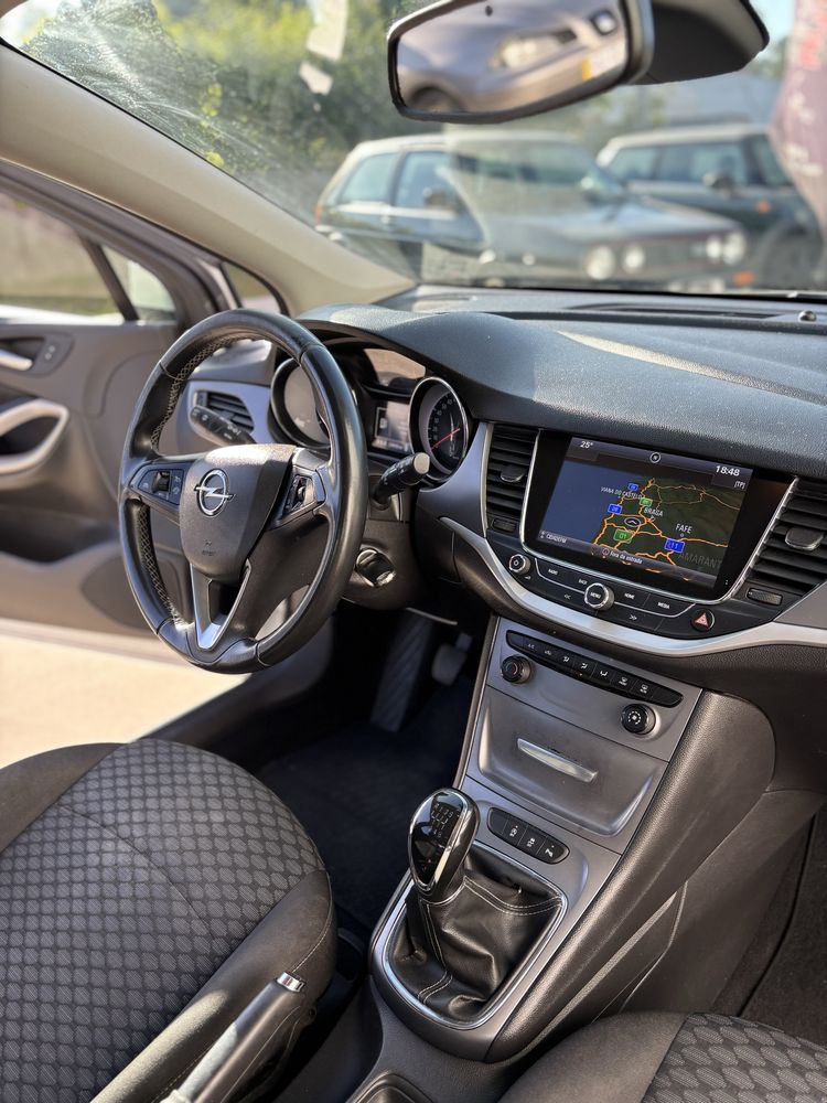 OPEL ASTRA bem estimado