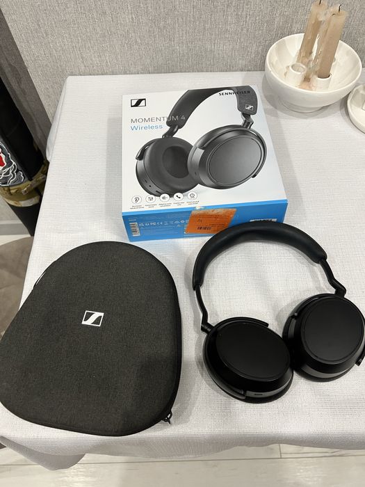 Навушники Sennheiser Momentum 4 Wireless