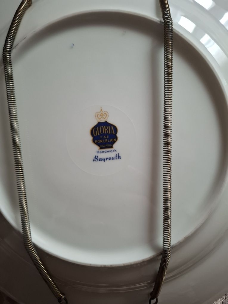 2 pratos de porcelana