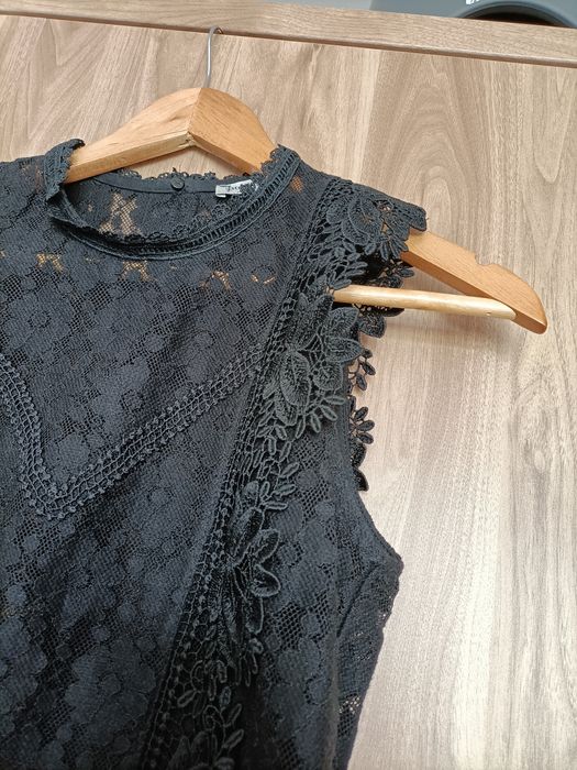 Czarna bluzka bez rękawów na ramiączka M/38 Stradivarius