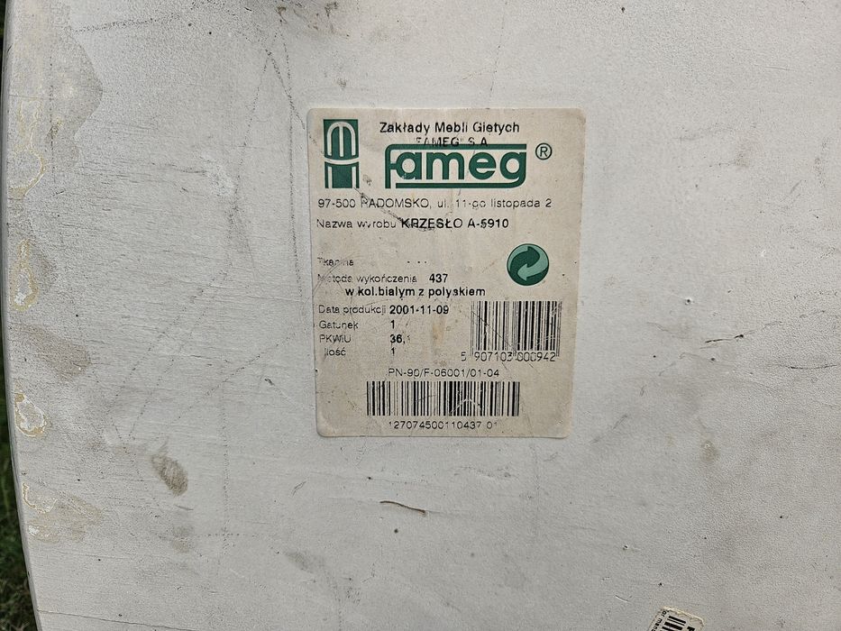 Stół rozkładany z krzesłami drewniany