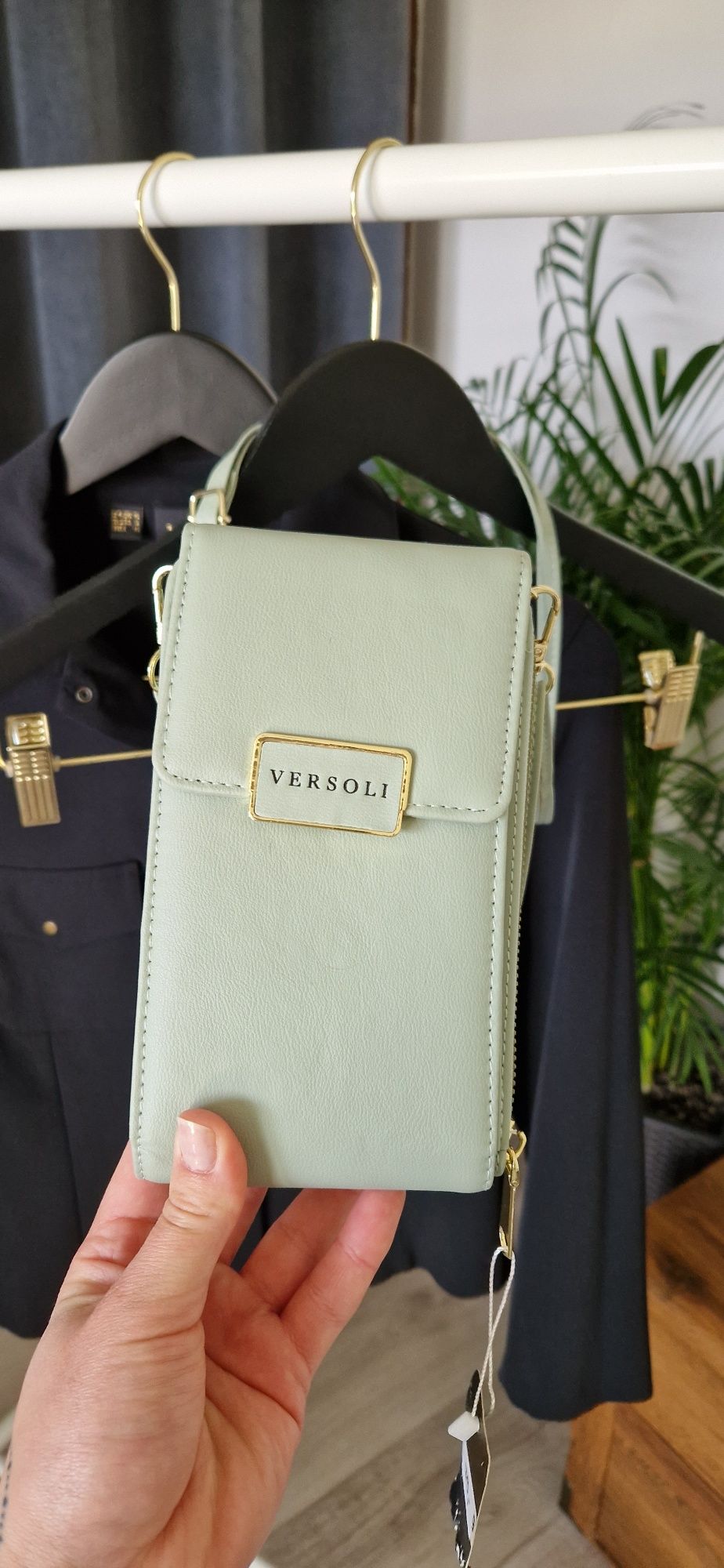 Mała miętowa torebka na telefon portfel kopertówka Versoli
