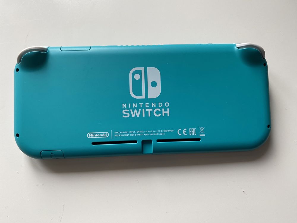 Turkusowe Nintendo Switch Lite