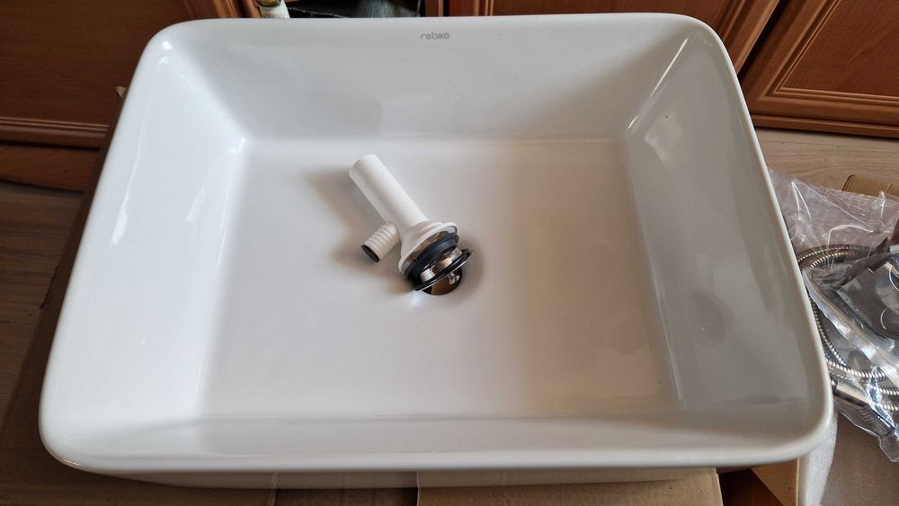 Komplet umywalka z bateria kaskadową