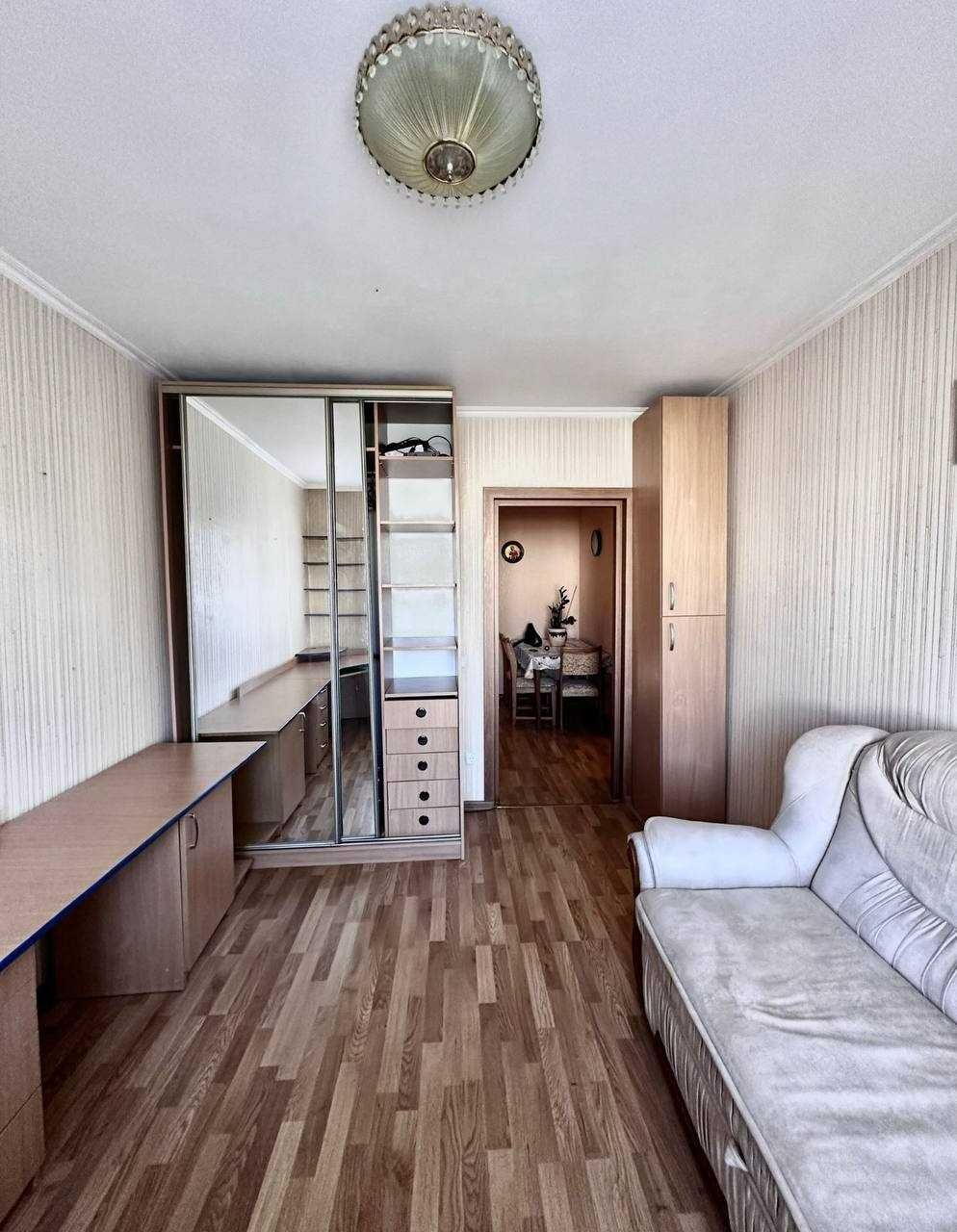 Продам 3 кімнатну квартиру в будинку нового планування Озерна