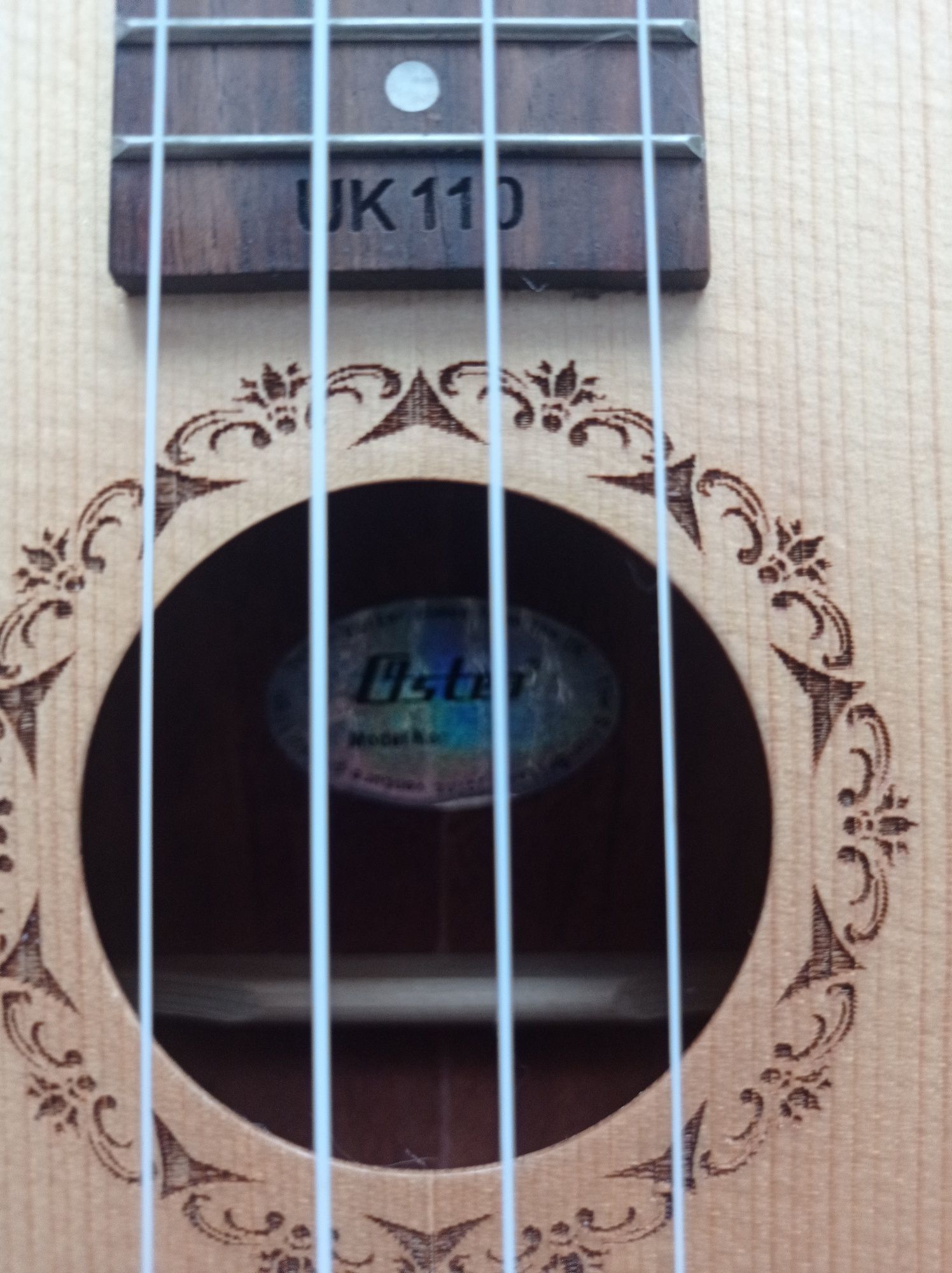 ukulele osten UK110