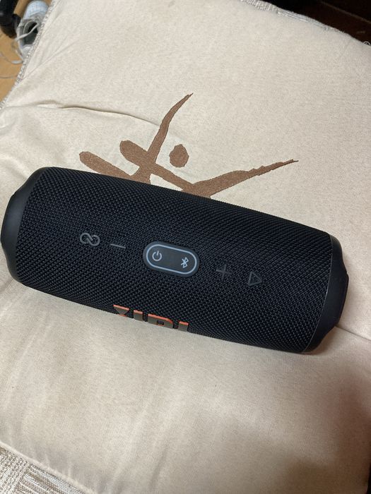 JBL Charge 5 - Usada em perfeito estado