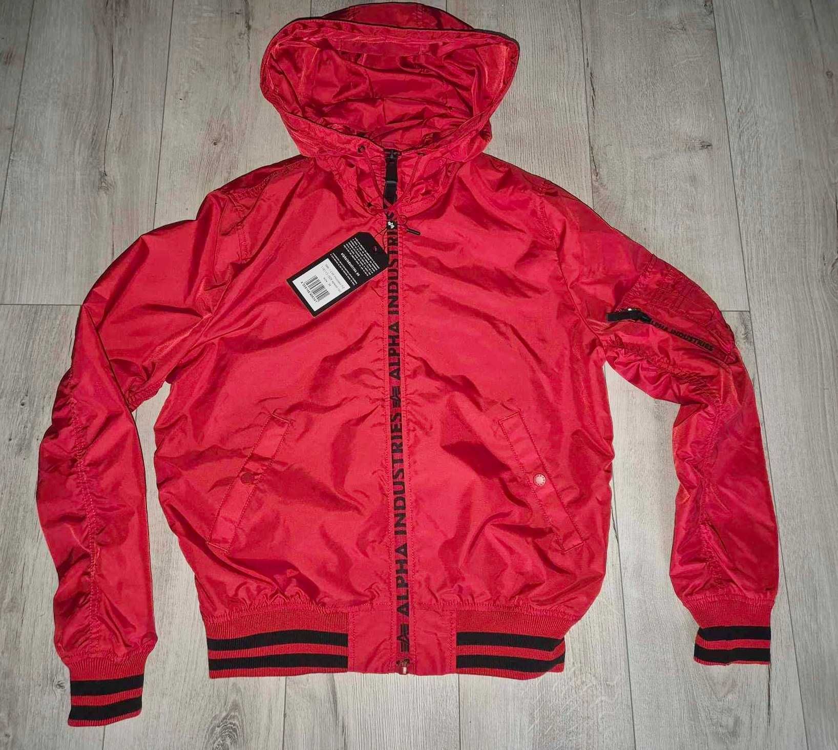 Bomberka Alpha Industries  Model MA-1 LW HOODED  PZ