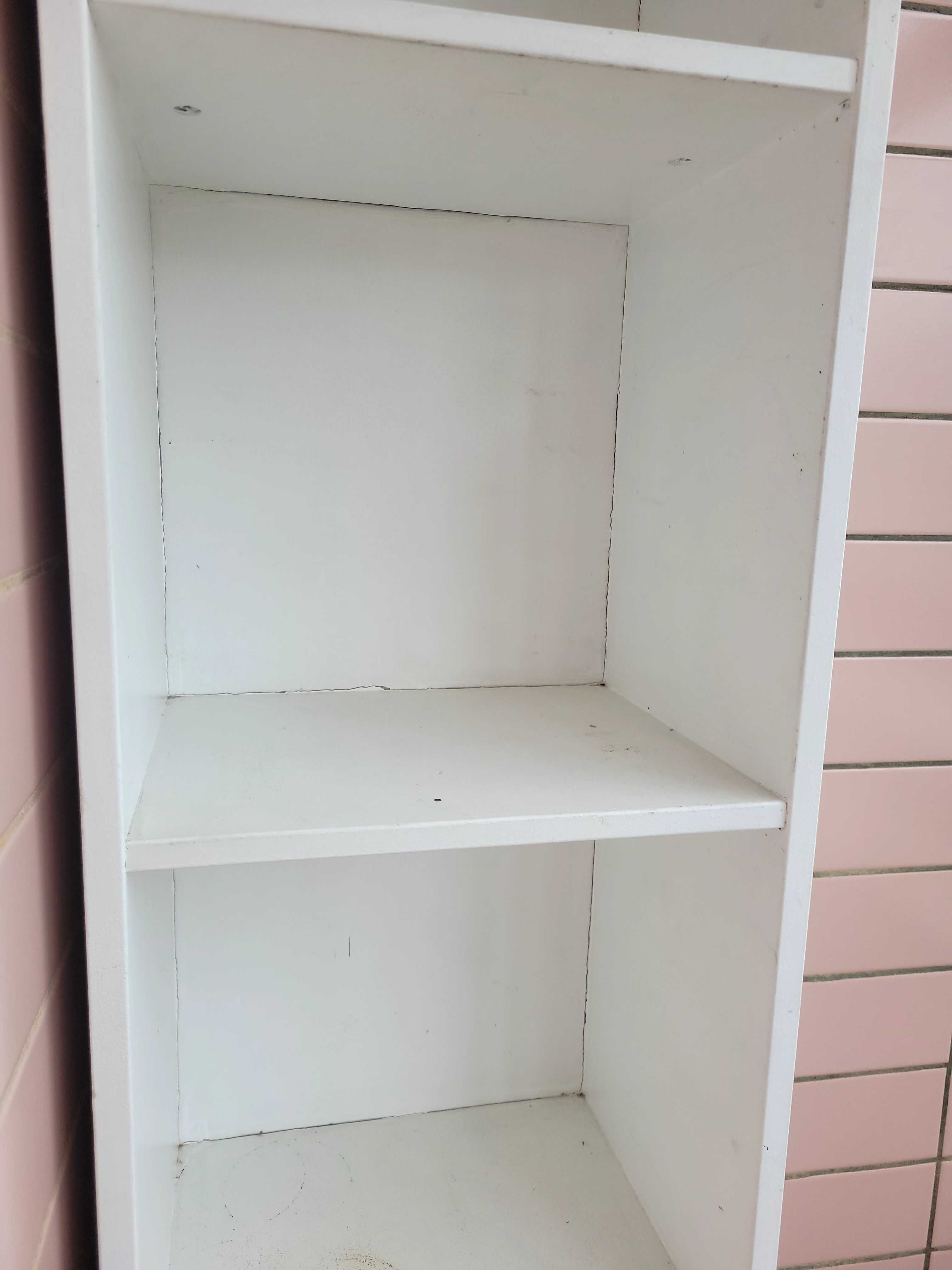 Móvel branco multiusos