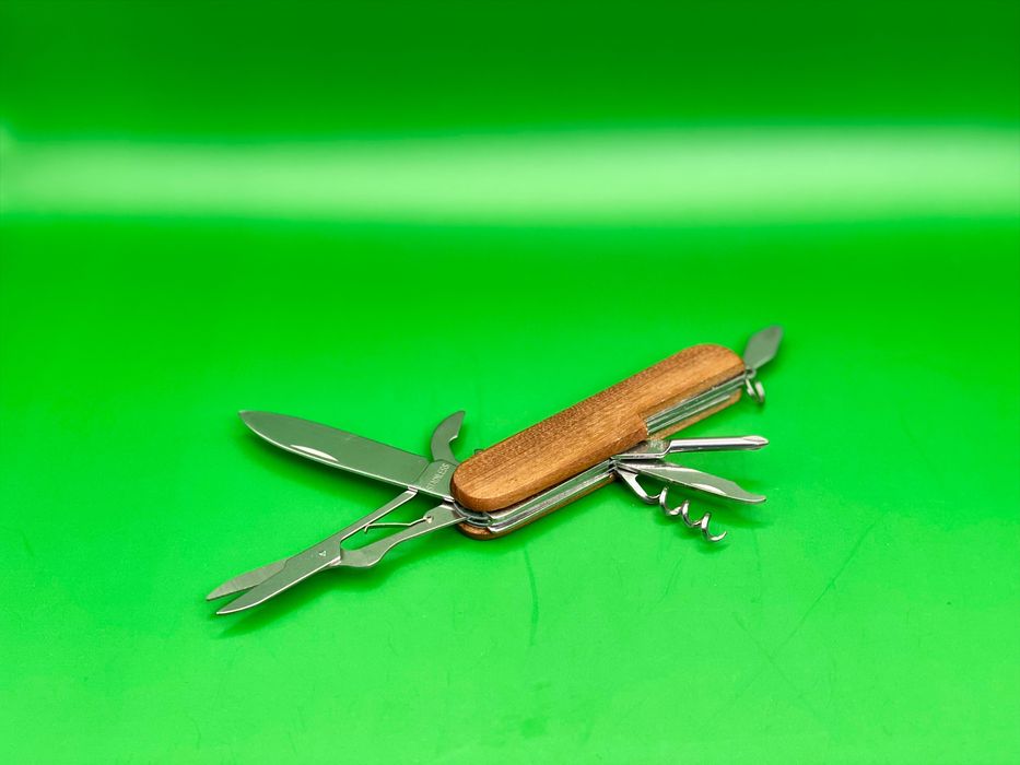 Nóż multitool typ "Szwajcarski" 8w1, stal nierdzewna, naturalne drewno