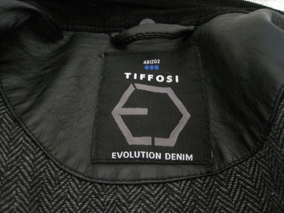Blusão - Tiffosi /Camisa Metro Kids Company