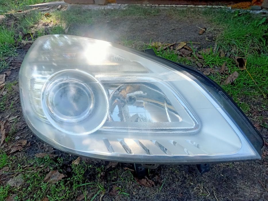 Sprzedam reflektor prawy do scenic 2