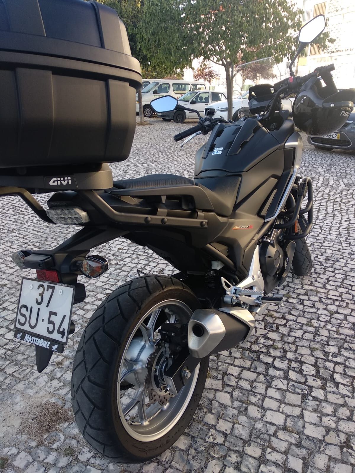 Honda NC 750X (igual a nova)