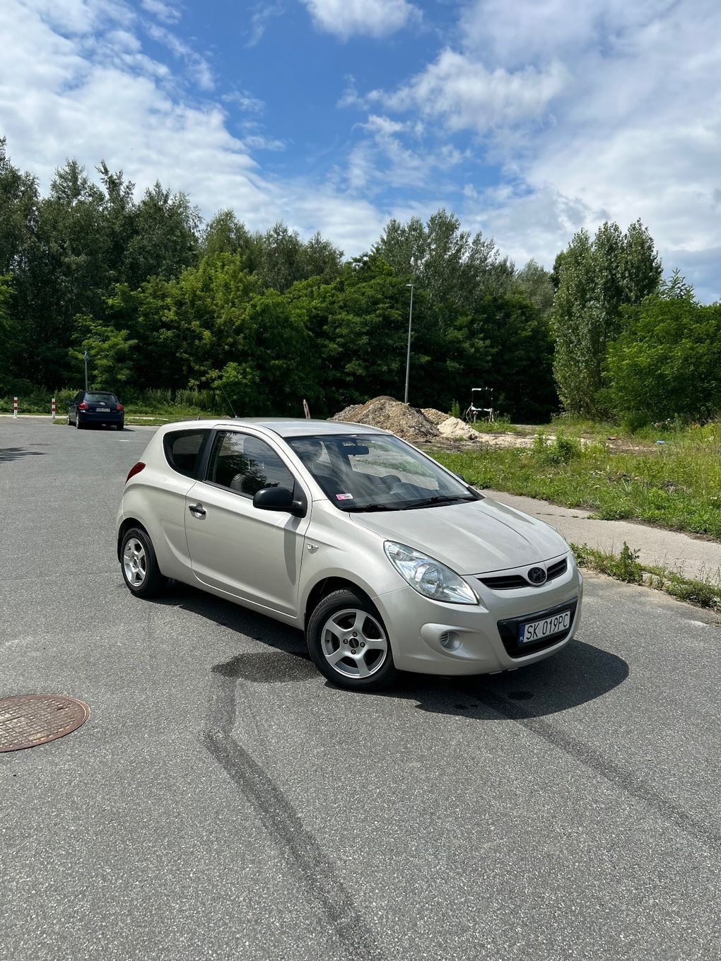 Hyundai i20 Klima, auto bez wkładu, 2 komplety kól.